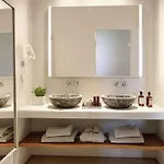 Adel Private