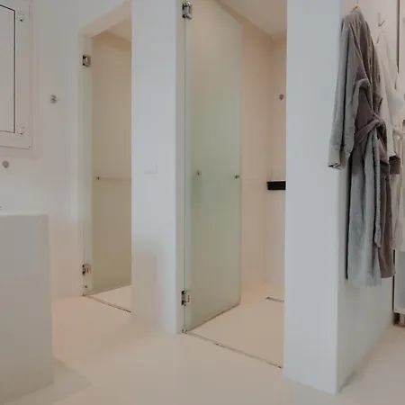 Отель Adel Private 4*